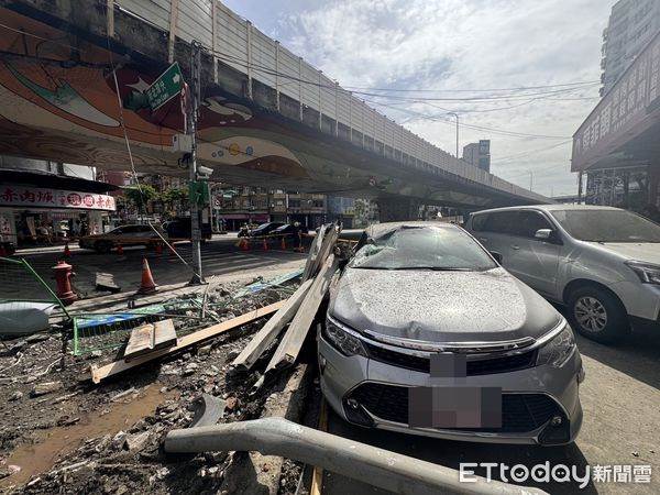 快訊／聯結車撞破忠孝橋！35噸鋼材「砸爛橋下2台車」...駕駛曝「釀禍原因」秒被逮捕