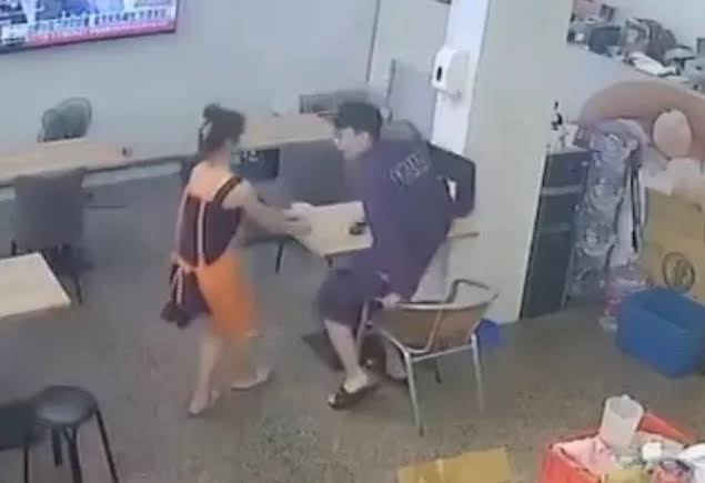 豆漿店闆娘超正！男竟然當場DIY辯：以為在家