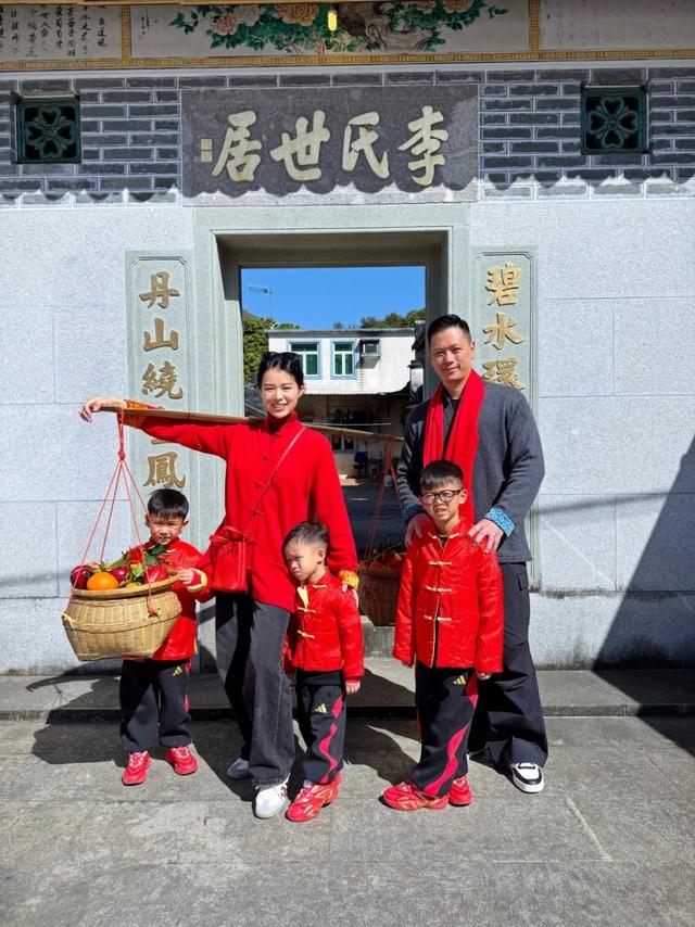 胡杏兒一家五口回村祭祖！老公李乘德：一定要記住自己的根