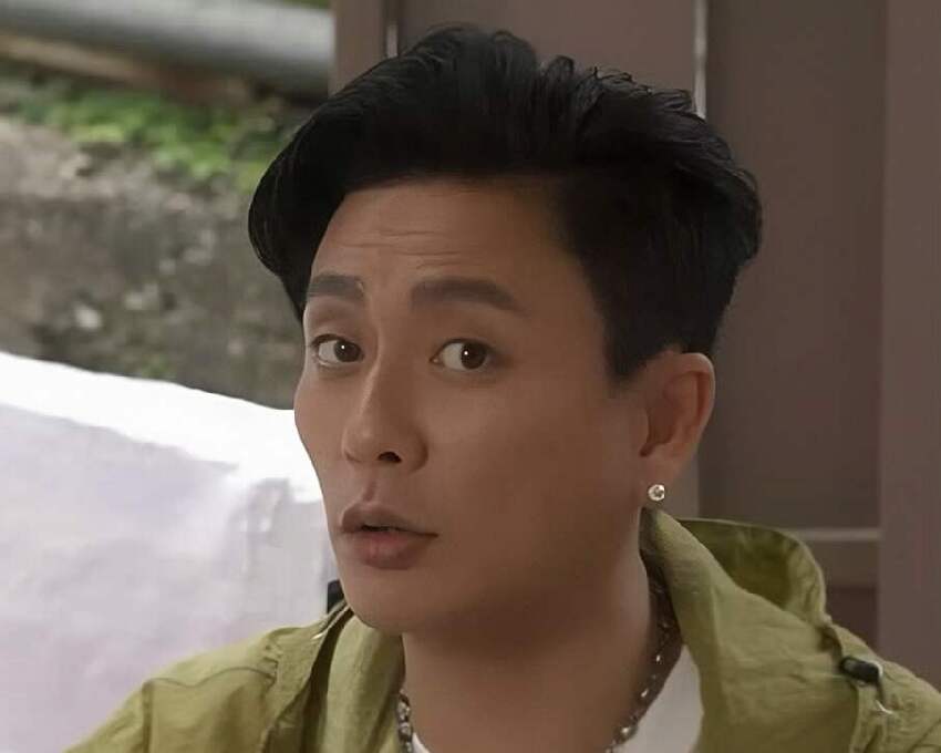TVB前當家小生宣布不結婚，受父母離婚影響，在離世前會花光積蓄