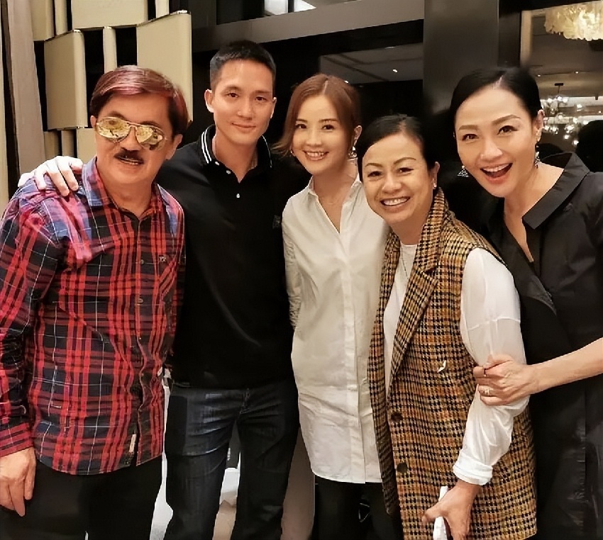 告別百億豪門戀！阿 Sa 放棄石恆聰，選擇月入 10 萬的他，活明白了