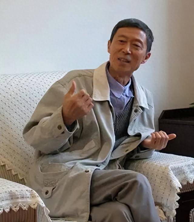 被稱為最窮影帝！驚傳「今上午逝世」享壽77歲　晚年腦梗隱退「生前留下5個字」：家人含淚記下