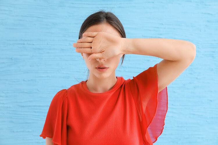 「左眼跳財，右眼跳災」其實是錯的！眼皮跳代表這個信號！再不知道就晚了