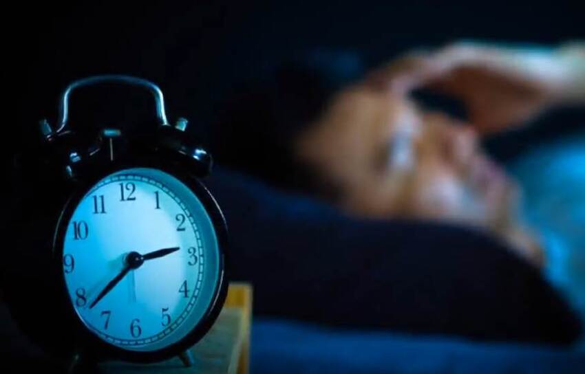 醫生警告：睡覺出現這癥狀是中風前兆！千萬別忽視，趕緊治療還不遲