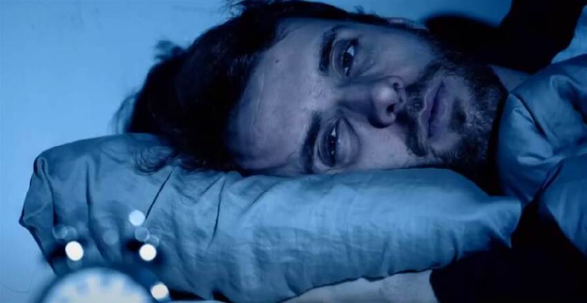 醫生警告：睡覺出現這癥狀是中風前兆！千萬別忽視，趕緊治療還不遲