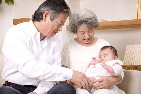 我幫妳帶孫8年！人妻失婚後「被婆婆追討44萬帶孫費」　兩人鬧上法院「判決結果出爐」網友全看傻