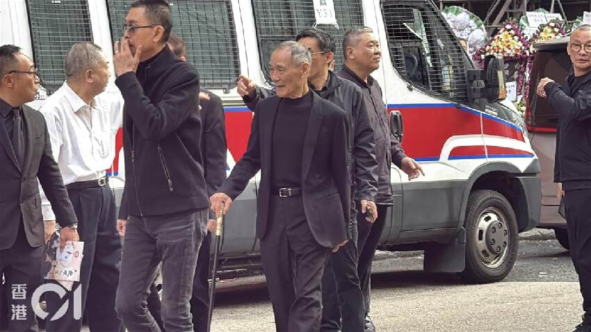 齊名李小龍！82歲武打巨星「罹癌又中風」頻傳死訊 妻不離不棄「重病登記結婚」：財產全給她