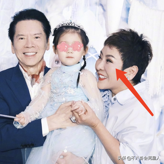 郭碧婷3歲女兒：幫媽媽獲獎12億，長得不像爸，向家繼承人之一