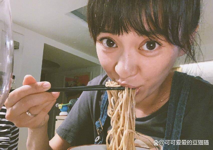 她是娛樂圈「最渣」的女演員,長了張初戀臉,卻被傳交往47個男友,比蕭亞軒還勤