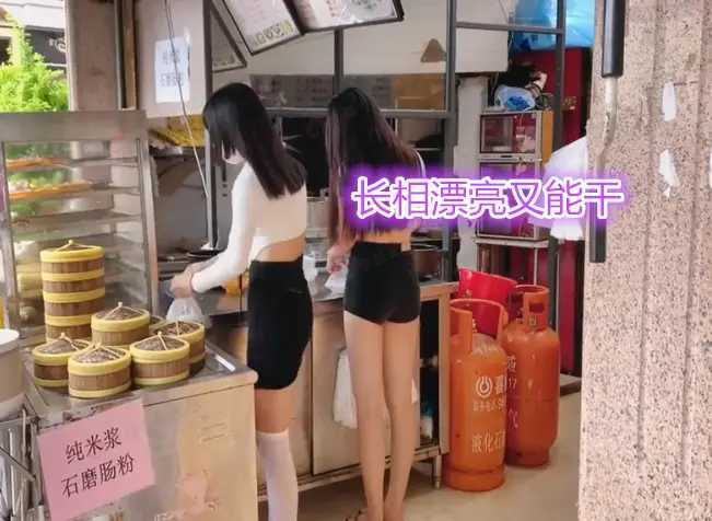 廣東：兩女子開店賣腸粉生意火爆，顧客：老闆娘漂亮能幹，味道好