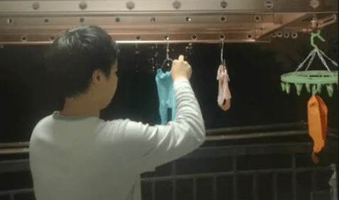 經常晚上晾衣服的要留意了，不是迷信，有講究的，別等吃虧就晚了