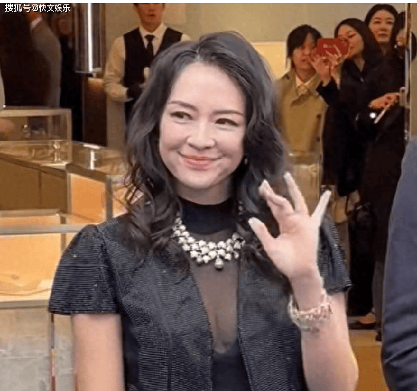 46歲章子怡現身認不出,難怪汪峰說感受不到她的美,她的確是老了