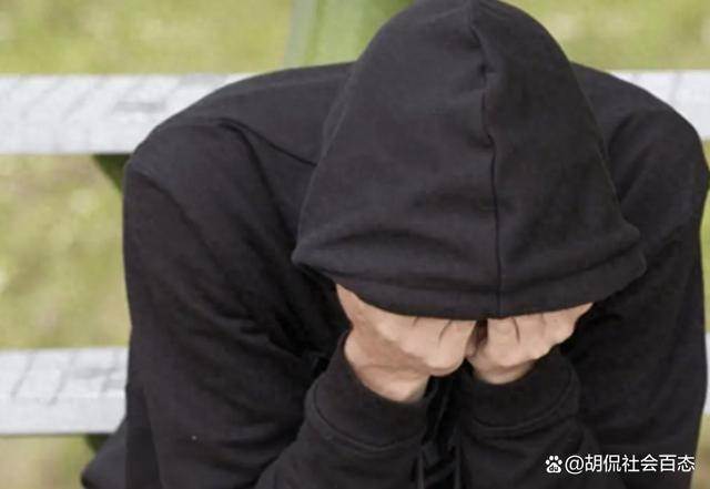 妙齡阿姨「常邀23歲外甥」來家裡玩！惹丈夫生疑「偷偷裝監控」一看畫面怒了...