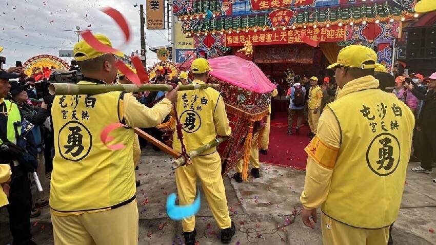 白沙屯媽祖圓滿回宮！接駕隊伍「驚見本土劇男神」 親揭「3年前跟聖母有緣」：我何德何能