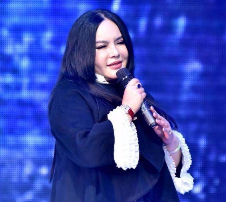 人紅不能狂!她當年「插足」別人婚姻,砸錢要求原配退出,如今61歲「自食苦果」