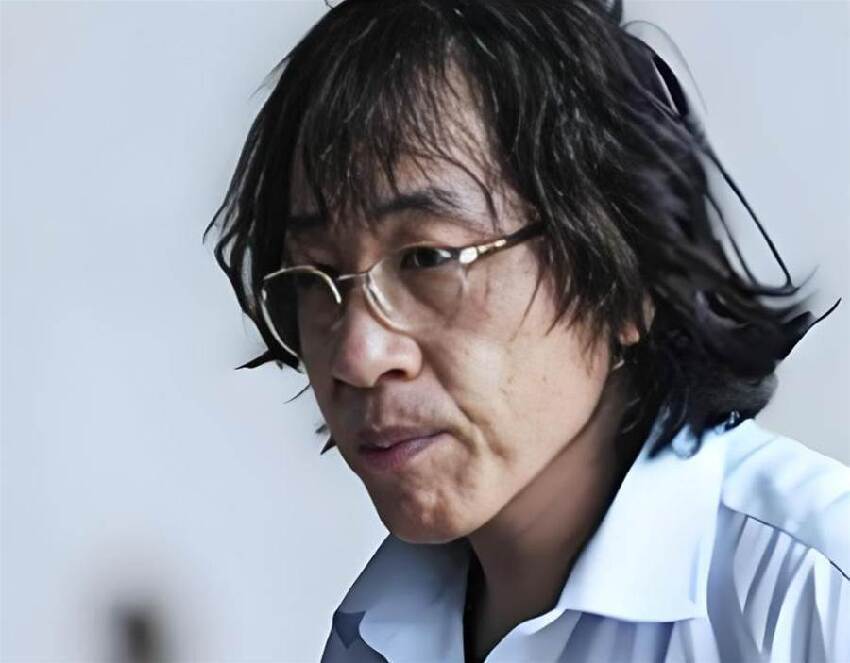 人紅不能狂!她當年「插足」別人婚姻,砸錢要求原配退出,如今61歲「自食苦果」
