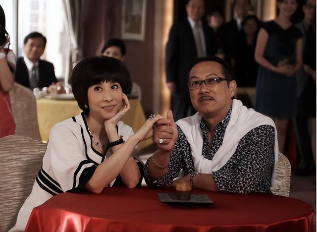 TVB老戲骨自曝曾因續約得罪高層，被下令永不錄用，曾暗戀薛家燕