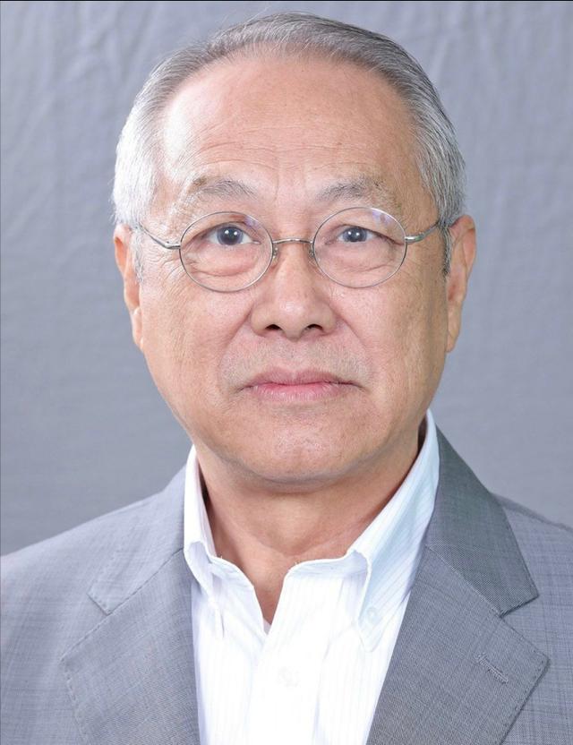 TVB老戲骨自曝曾因續約得罪高層，被下令永不錄用，曾暗戀薛家燕