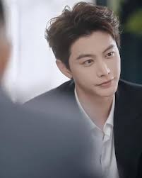 高鐵站務員「因長得太帥」丟了飯碗！跑去當演員「1年後近況驚呆…」