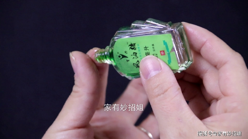 502膠水粘手分不開,教你一新招,膠水很快就溶解,方法簡單實用