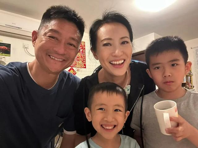 港星沈可欣50歲生日獲老公兒子送驚喜,入行24年憑《愛回家》入屋