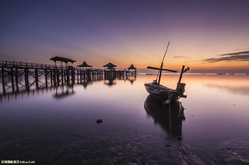 女兒死後父親無法接受,就在棺材里「裝了個攝像頭」第兩天他驚訝地看到了一幕...