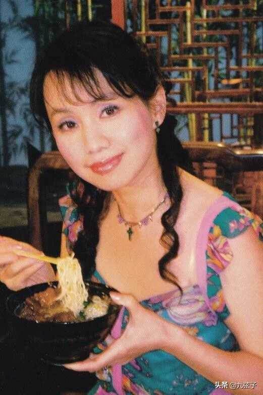 蔡幸娟200張不雅照洩露， 與已婚男偷情畫面震驚全台，前夫一句話曝光實情