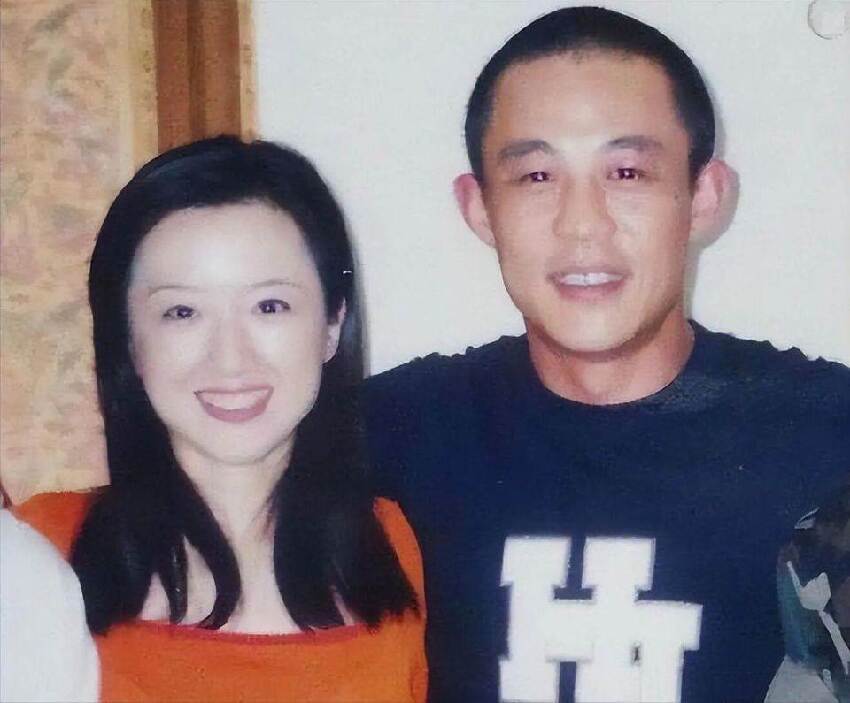 兩任前妻為他賺錢賣命!!! 59歲老戲骨「三娶小20歲嫩妻」8年後「現況所有人氣炸」