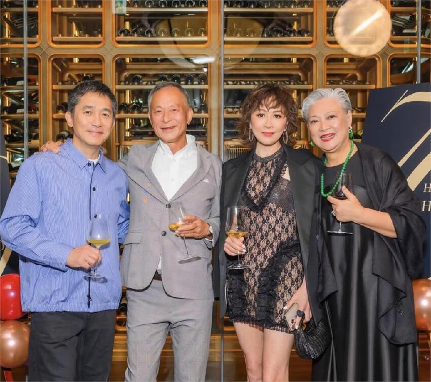 港片「神級」同框!周潤發+梁朝偉+劉嘉玲玩自拍全為「他」70大壽