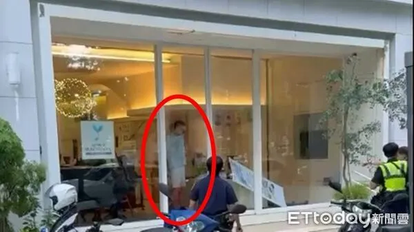新竹音樂教室血案！陽明交大教授砍死人，警埋伏猛開4槍+打到他哀號片曝光