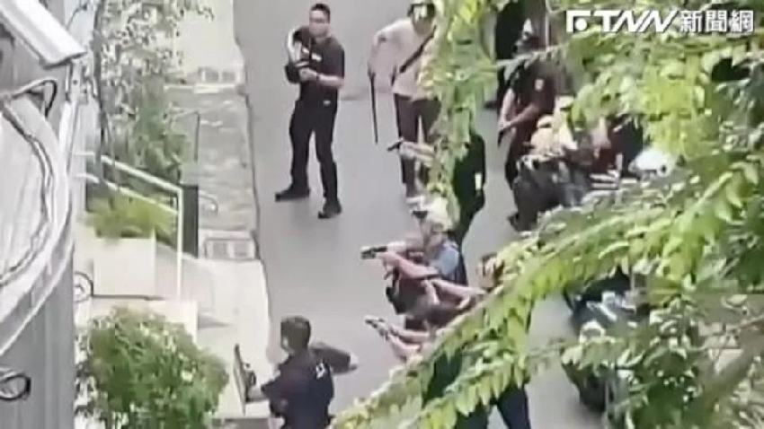 新竹音樂教室血案！陽明交大教授砍死人，警埋伏猛開4槍+打到他哀號片曝光