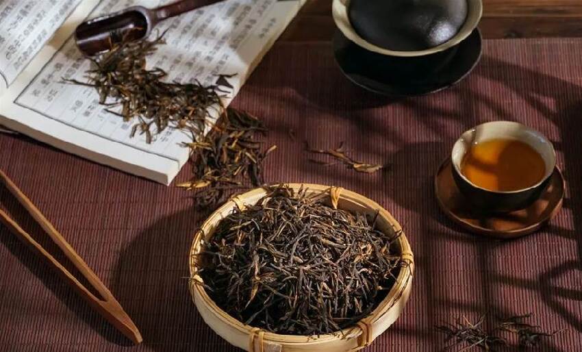 茶是老年癡呆的「催化劑」，醫生再三強調：上了年紀，3種茶少喝