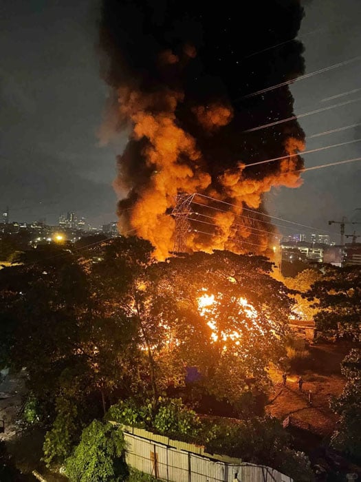 馬來西亞聖誕夜工廠起火 蘑菇雲沖天 傳2爆炸聲響