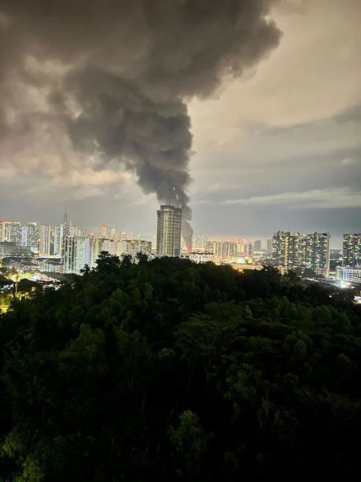 馬來西亞聖誕夜工廠起火 蘑菇雲沖天 傳2爆炸聲響