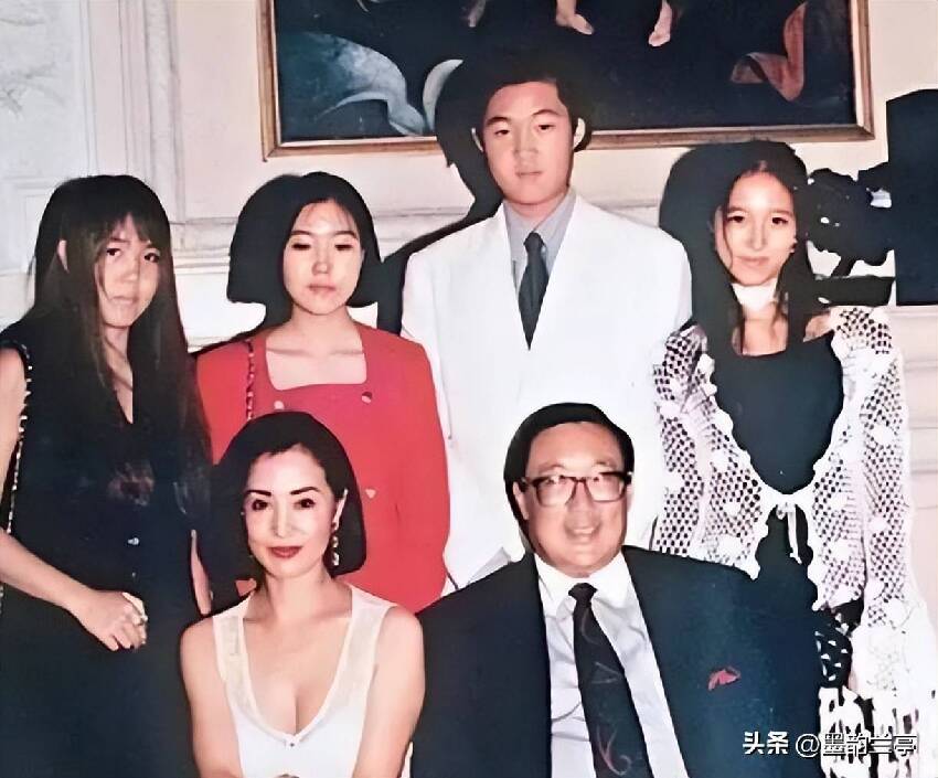 隱忍43年不離婚,外頭有私生子也不惱,她熬死丈夫穩坐豪門掌門人
