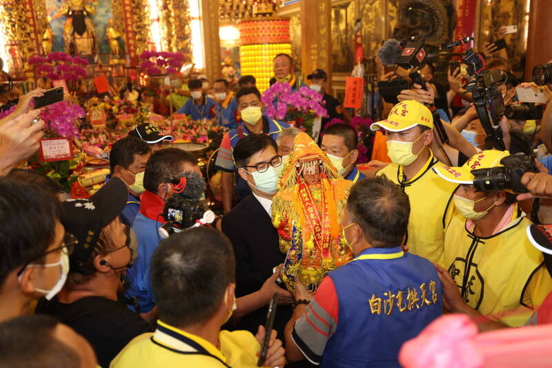 參加白沙屯進香！人妻心碎「目睹老公偷吃」曝光神秘巧合　「果斷帶孩子離開」：相信媽祖婆安排