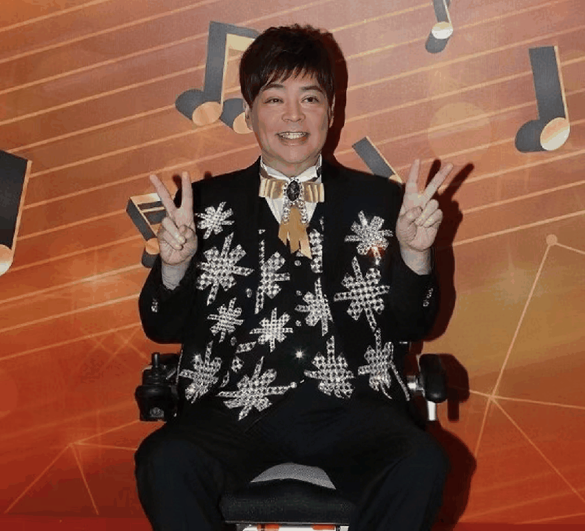 曾經叱吒歌壇！72歲大咖歌王「臥病床掉肉50公斤」近況曝光「獨自住養老院」：一度發病危通知