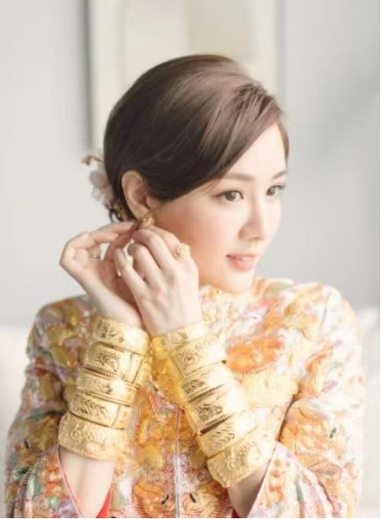 TVB小花宣布懷男寶，老公興奮獻吻，揭曉前僅閨蜜一人知道性別
