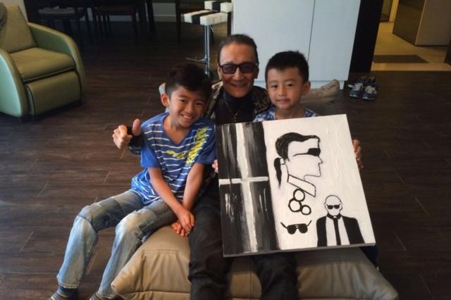謝賢辭靈禮被曝僅三人出席，張柏芝安排長子回港盡孝，王菲沒現身