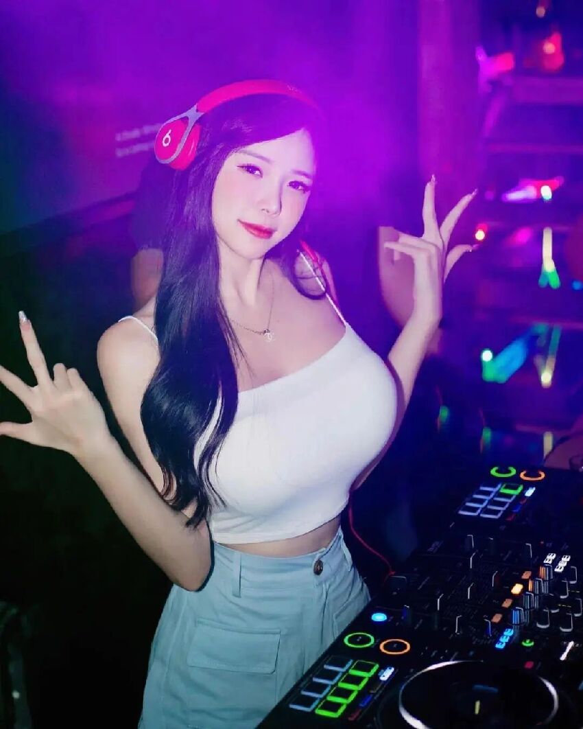 一醉為紅顏｜馬來西亞最強女DJ，魔鬼身材天使面容，太迷人