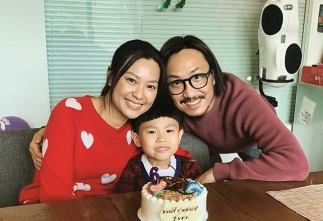 鄭中基再曝離婚,妻子疑借歌暗示婚變,其父發聲:不關他的事