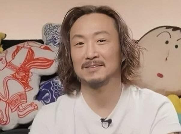 鄭中基再曝離婚,妻子疑借歌暗示婚變,其父發聲:不關他的事