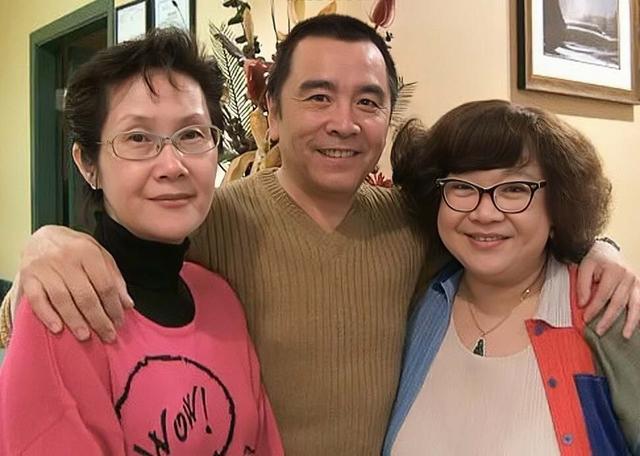 姜大衛妻子因肺炎險離世!患大腸癌積極治療,結婚半世紀恩愛如初