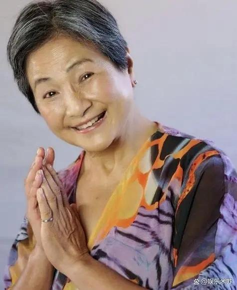 鄭佩佩的一生：8次懷孕4次流產，離婚時凈身出戶，78歲在美國離世