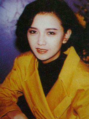 曾華倩:與梁朝偉同居6年分手,獨自撫養兒子,如今兒子是她驕傲