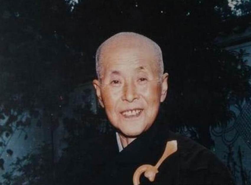 84歲尼姑絕食7天圓寂！生前交代把肉身放入坐缸，3年後開缸「眾人驚呆了」...