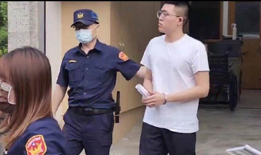 快訊/撂40人打曾蔡美佐「北港皇太子」全家起底！母和副分局長開心唱K