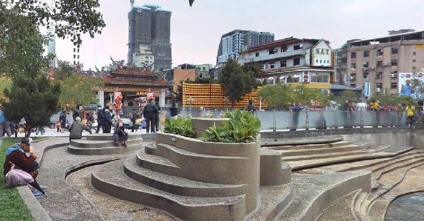 沒錢治療!龍山寺街友流落多年「最後睡夢中走了」 警察發現「包包藏400萬現金」揭身分:台北大地主