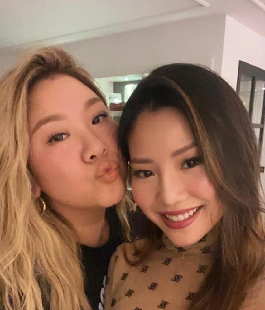 鄭少秋小女兒近照罕見曝光,樣貌清秀五官神似父親,專註學術研究不進娛樂圈