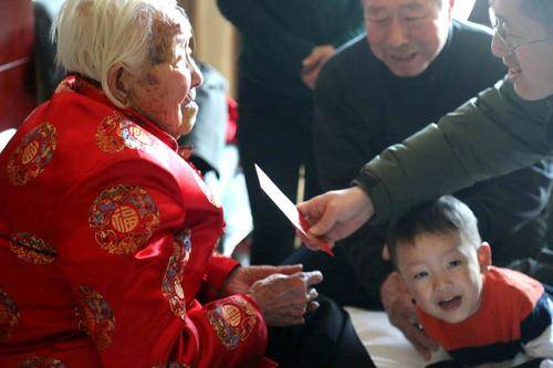 生薑鍋裡蒸一蒸，作用拿錢買不到，89歲阿嬤偷教我的妙招，可惜懂的人不多